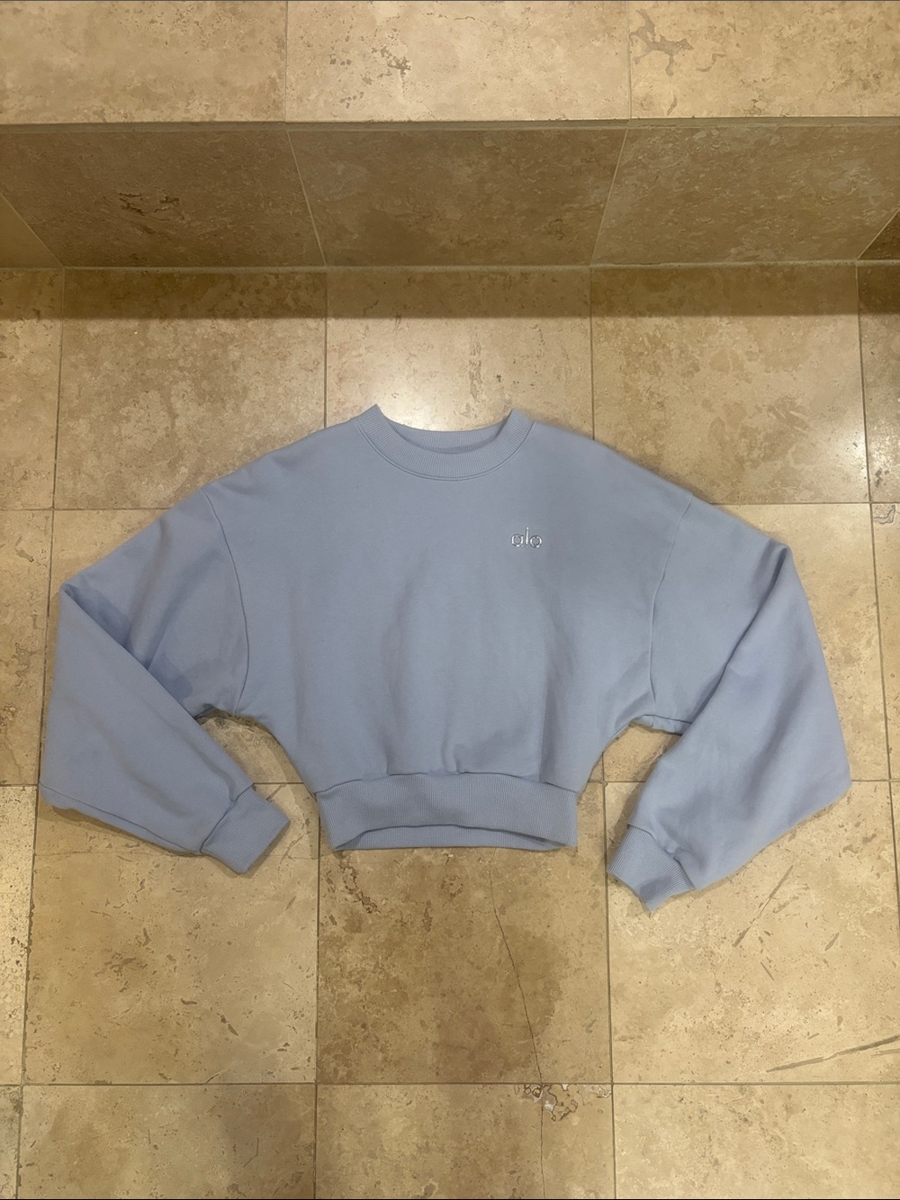 Alo Cropped Accolade Sweatshirt